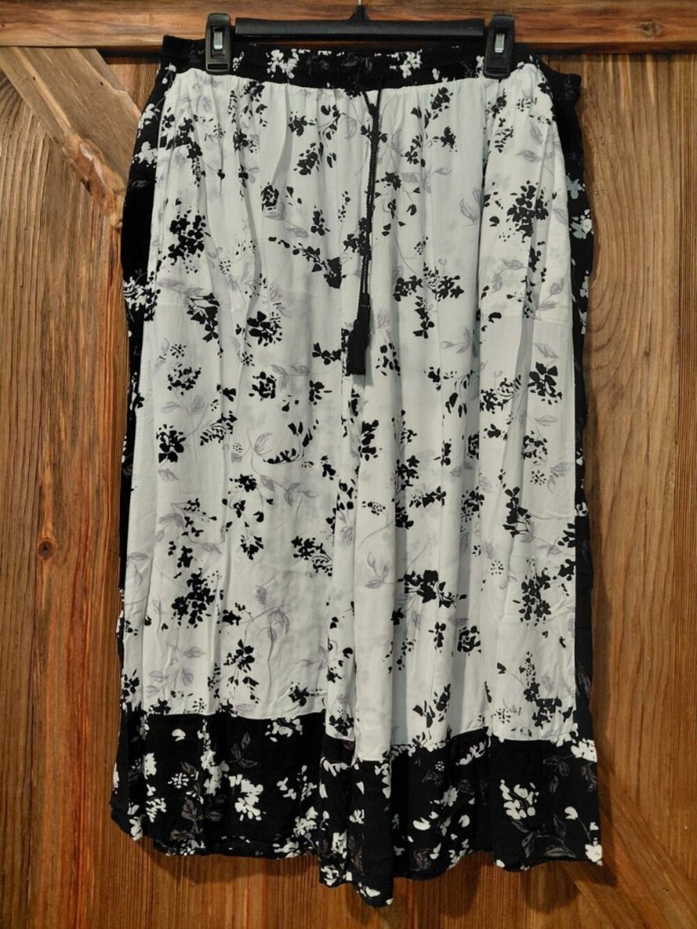 Simply Vera Vera Wang XL Floral Wide Leg Crop Pants Black White Tassel Waist